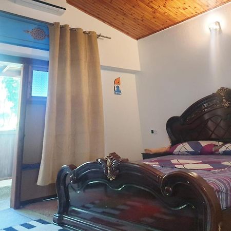 Dar Casa Plasa Grande เชฟชาอูน ภายนอก รูปภาพ